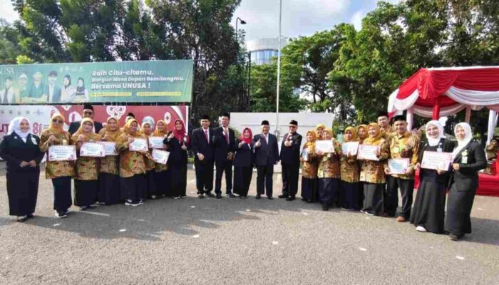 Upacara HUT ke- 81 RI, YARSIS Beri Karyawan Penghargaan Emas