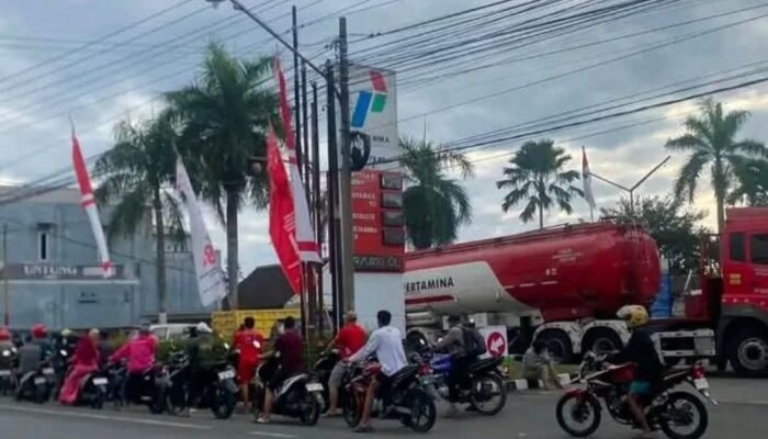 Antrean Mengular di SPBU Lumajang, Warga Geram: Katanya Stok BBM Aman, Kok Begini ?