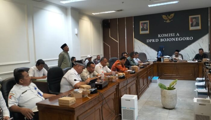 Pengolahan Lahan Dihentikan Pemkab, Puluhan Petani Mengadu ke Komisi A DPRD Bojonegoro