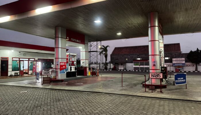 BBM Jember Terganggu, Antrean Meluber ke Lumajang: Pertamina Klaim Pasokan Diperkuat