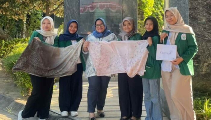 CIARRA, Ikhtiar Mahasiswa Unusa Hidupkan Batik Ciamis Lewat Hijab Modern