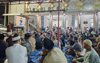 Hadirkan Ustaz Syafiq Riza Basalamah, Ratusan Jamaah Padati Masjid Samsul Huda Kota Madiun