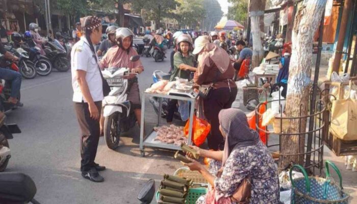 Respons Keluhan Pedagang TPS, Pemkab Bojonegoro Segera Tertibkan Pedagang Lesehan KH Mansyur