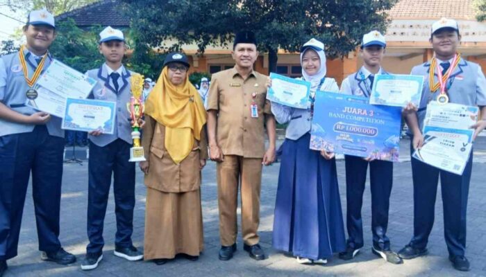 Dua Siswa SMPN 1 Lumajang Juara 1 OMI 2026, Maju ke Tingkat Provinsi