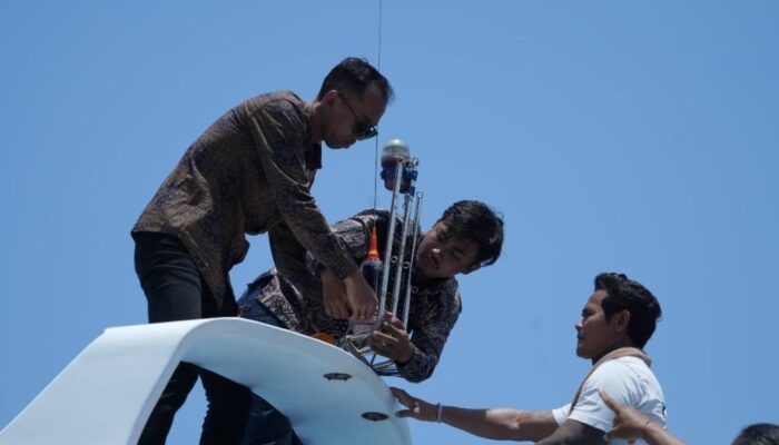 ITS Bawa Teknologi AISITS ke Klungkung Bali, Kapal Nusa Penida Mulai Dipantau Digital