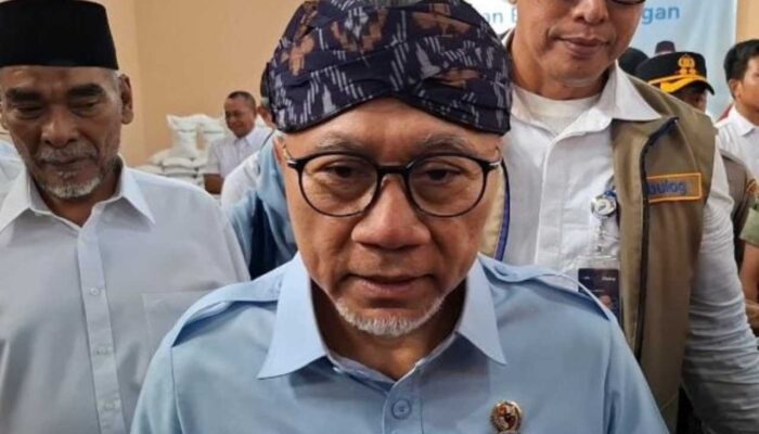 Zulhas Bicara Soal Beras, Diam Saat Ditanya Kasus MBG