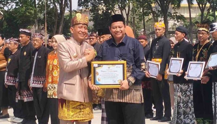 Pemkab Bojonegoro Beri Apresiasi Atas Jasa Koperasi Kareb