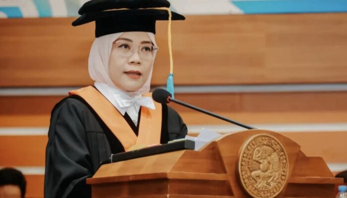 Guru Besar UNAIR Soroti Wacana Kuliah Gratis, Beasiswa Dinilai Lebih Tepat Sasaran