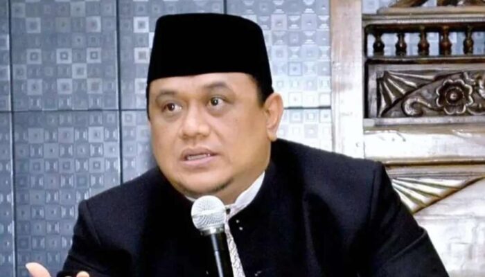 Gibran Mundur atau Diberhentikan?
