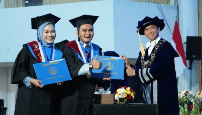 Perjalanan Cinta Andika dan Rossa Berbuah Dua Gelar Doktor dari ITS