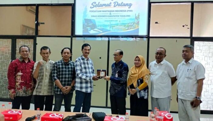 Kesejahteraan Wartawan Dibahas dalam Kunjungan PWI Tabalong ke PWI Jatim
