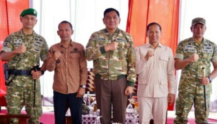 Plt Bupati Abah Samhut Menhan RI Misi Percepat Pembangunan Tulungagung