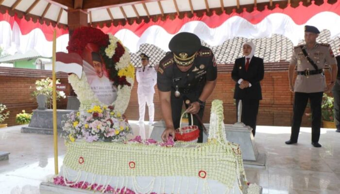 Harjaprov Forkopimda Ziarah Makam Gubernur Soerjo
